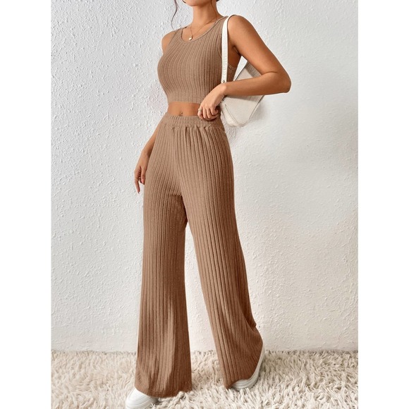 2 piece set: Crop top Tank & Wide Leg Pants - Picture 8 of 11